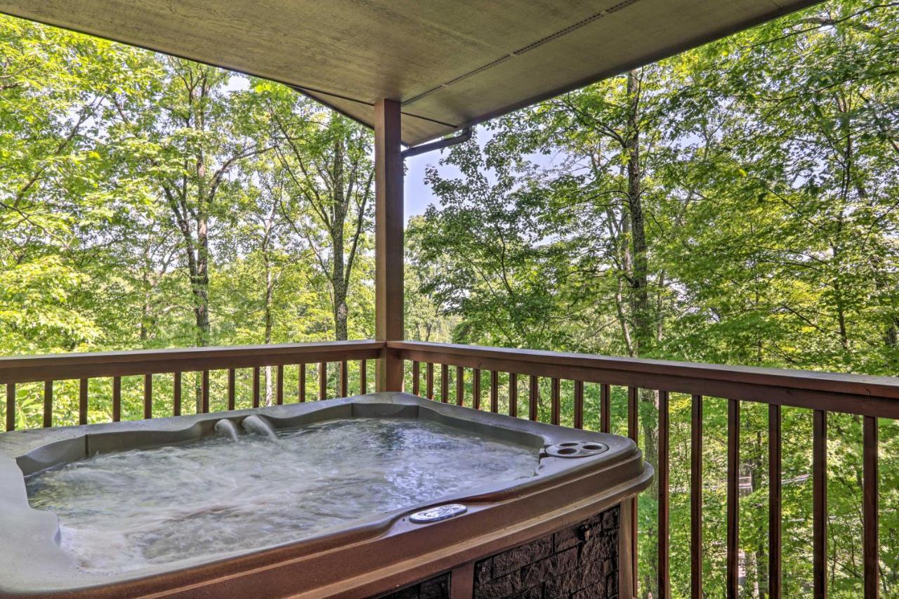 Eclectic Cabin With Hot Tub 1 Mi To Ober Gatlinburg Esterno foto