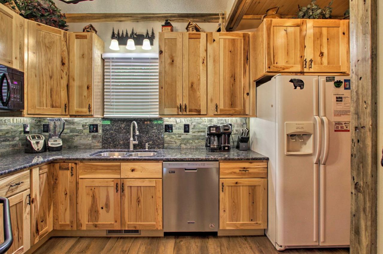 Eclectic Cabin With Hot Tub 1 Mi To Ober Gatlinburg Esterno foto