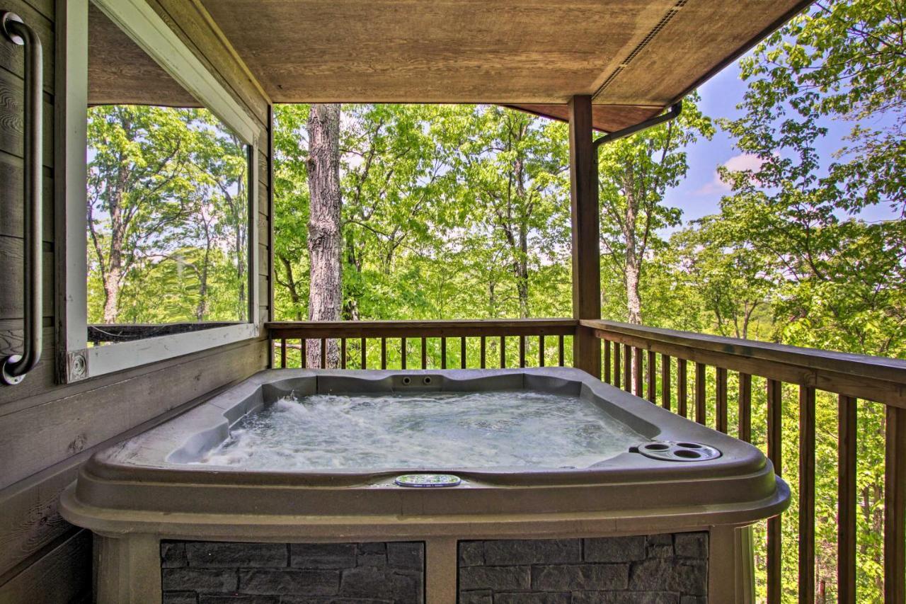 Eclectic Cabin With Hot Tub 1 Mi To Ober Gatlinburg Esterno foto