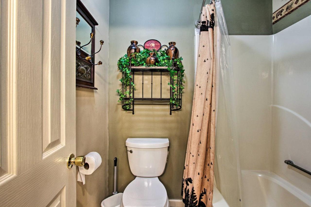 Eclectic Cabin With Hot Tub 1 Mi To Ober Gatlinburg Esterno foto